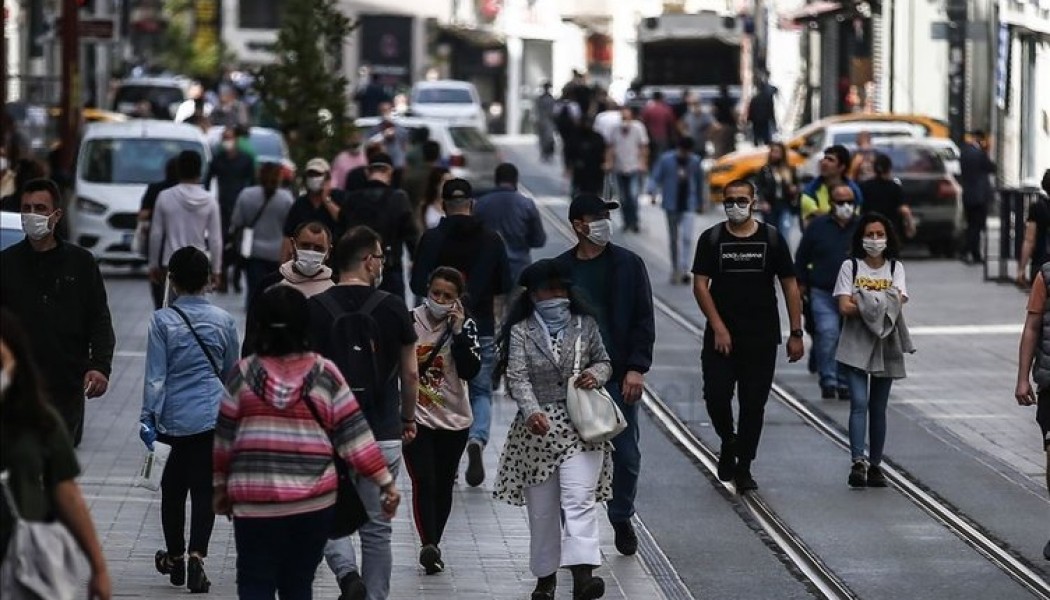 What are the curfew hours between the age of 65 and under the age of 20?