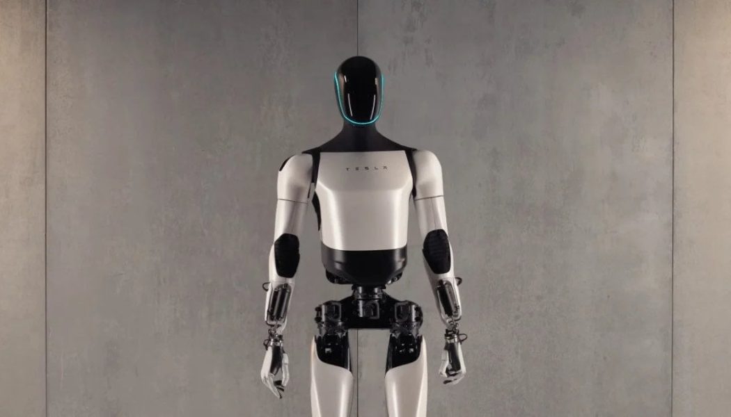 Gelecek yıl Tesla modellerini robotlar üretecek