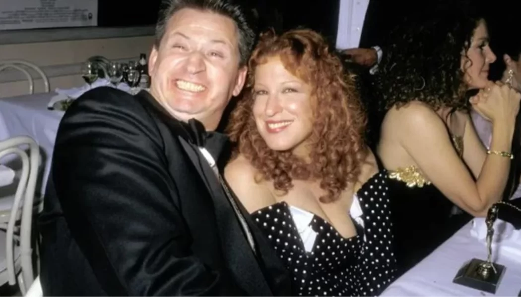 Sanatçı Bette Midler, eşiyle 40 yıldır ayrı yataklarda uyuduklarını açıkladı