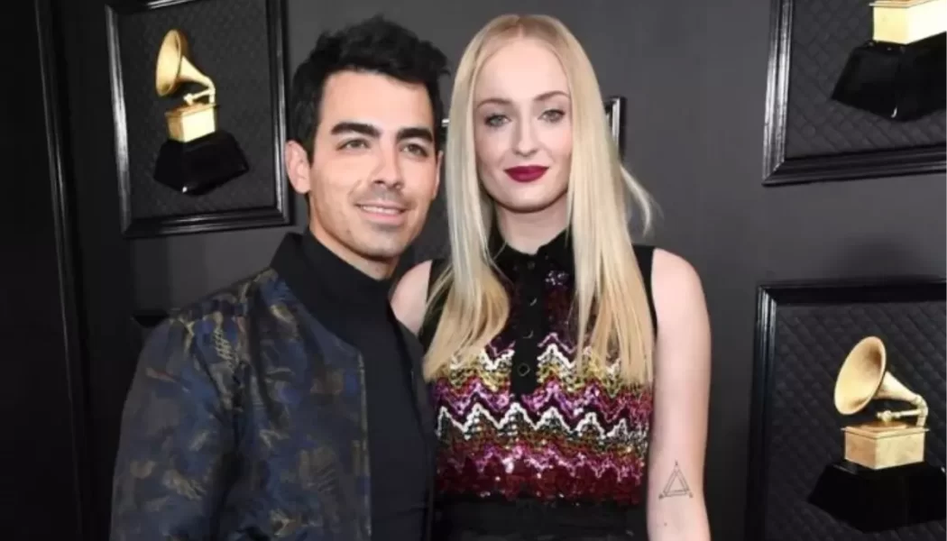 Ünlü oyuncu Sophie Turner, kocasından boşandıktan kısa süre sonra yeni ilişkisini Instagram’da duyurdu