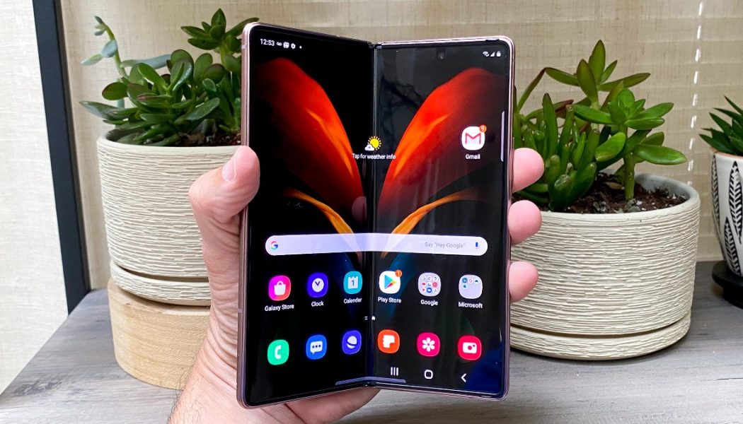 Samsung, popüler katlanabilir telefonuna olan desteği kesti