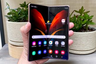 Samsung, popüler katlanabilir telefonuna olan desteği kesti