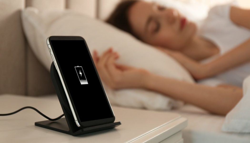 Telefonunuzu gece boyunca şarj etmeyin