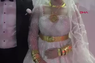 Düğünde paralar valize sığmadı! Geline 3 kilo altın, damada 4 milyon TL takıldı