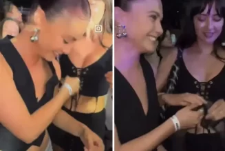 Konserde tepki çeken görüntü! Sütyenini çıkarıp sahnedeki sanatçıya fırlattı