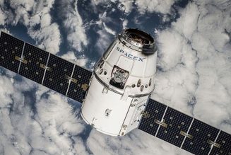 Starlink’in doğrudan telefona bağlanan ilk uydu takımı artık yörüngede