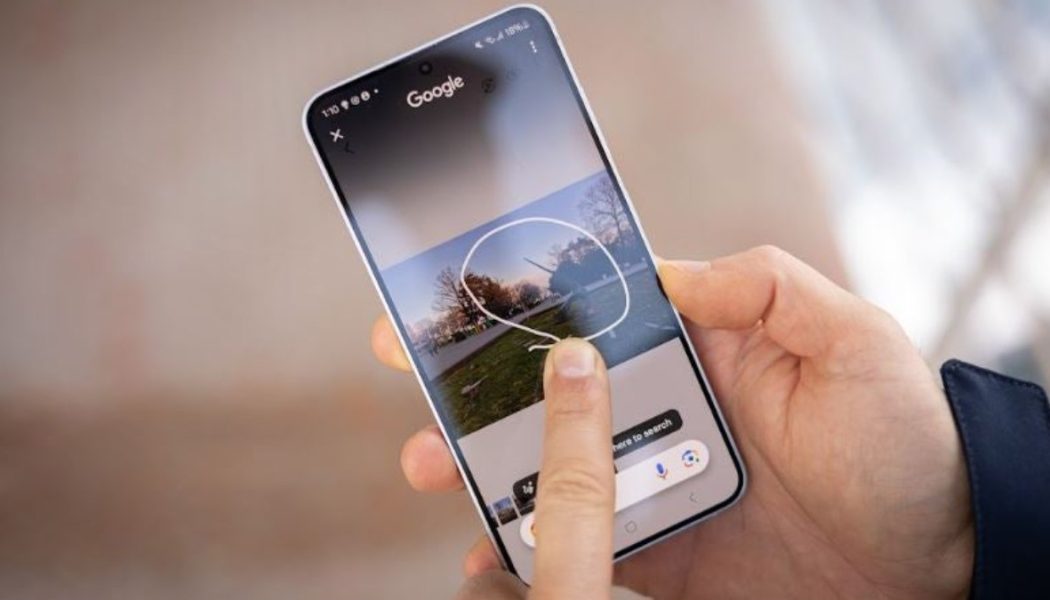 Sızdırılan Galaxy S25 Ultra fotoğrafı, yuvarlak kenarları gösteriyor