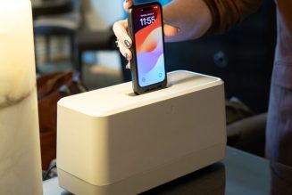Kızartma makinesine benzeyen bu cihaz, telefonunuzun pilini saniyeler içinde şarj ediyor