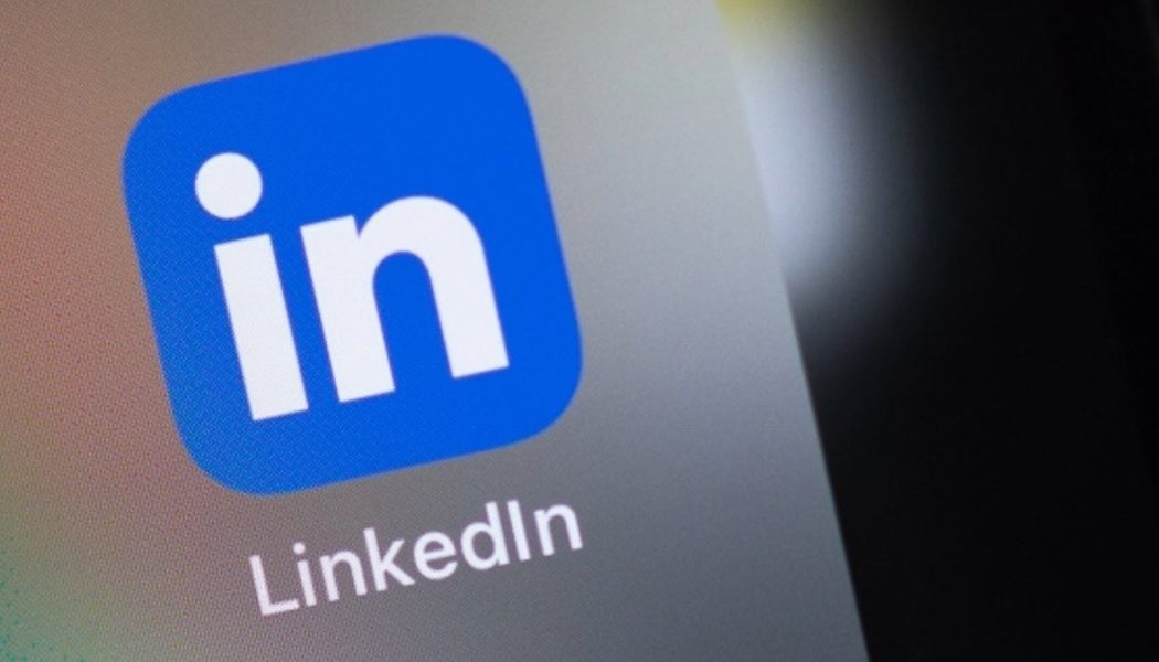 Microsoft’a ait LinkedIn, DM’lerinizi sessizce yapay zekayı eğitmek için kullanıyor