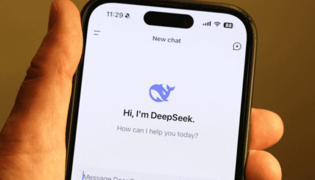 Çinli yapay zeka DeepSeek, iPhone’larda zirveye yerleşti