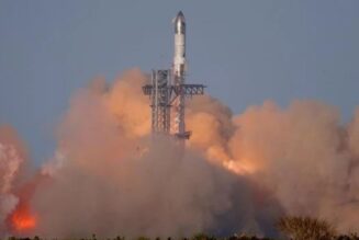 Uzay roketi Starship 8’inci uçuş testinde de patladı